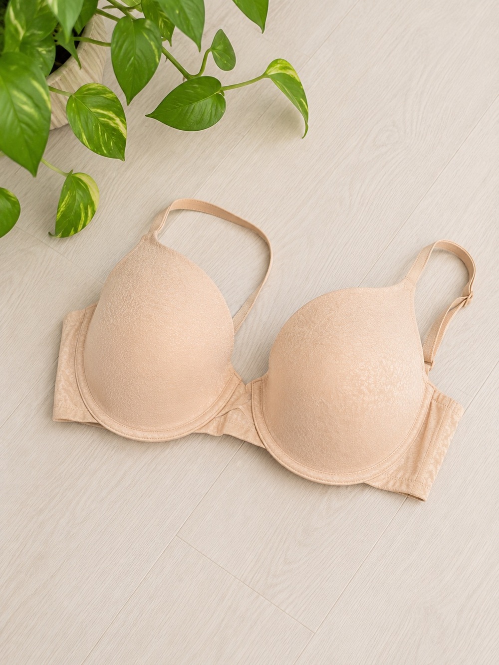 Victoria's Secret Nude T Shirt Bra 36DDD Underwire Lightly Padded Everyday Comfy